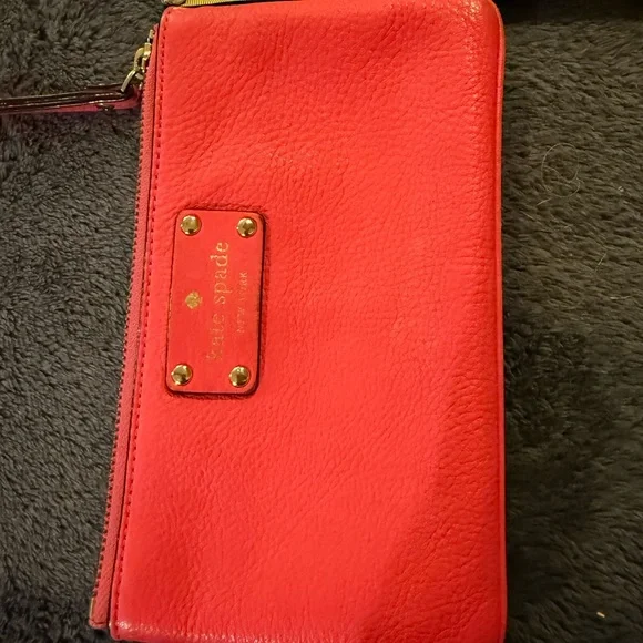 kate spade Chrissy Berkshire road Wristlet - Picture 4 of 9